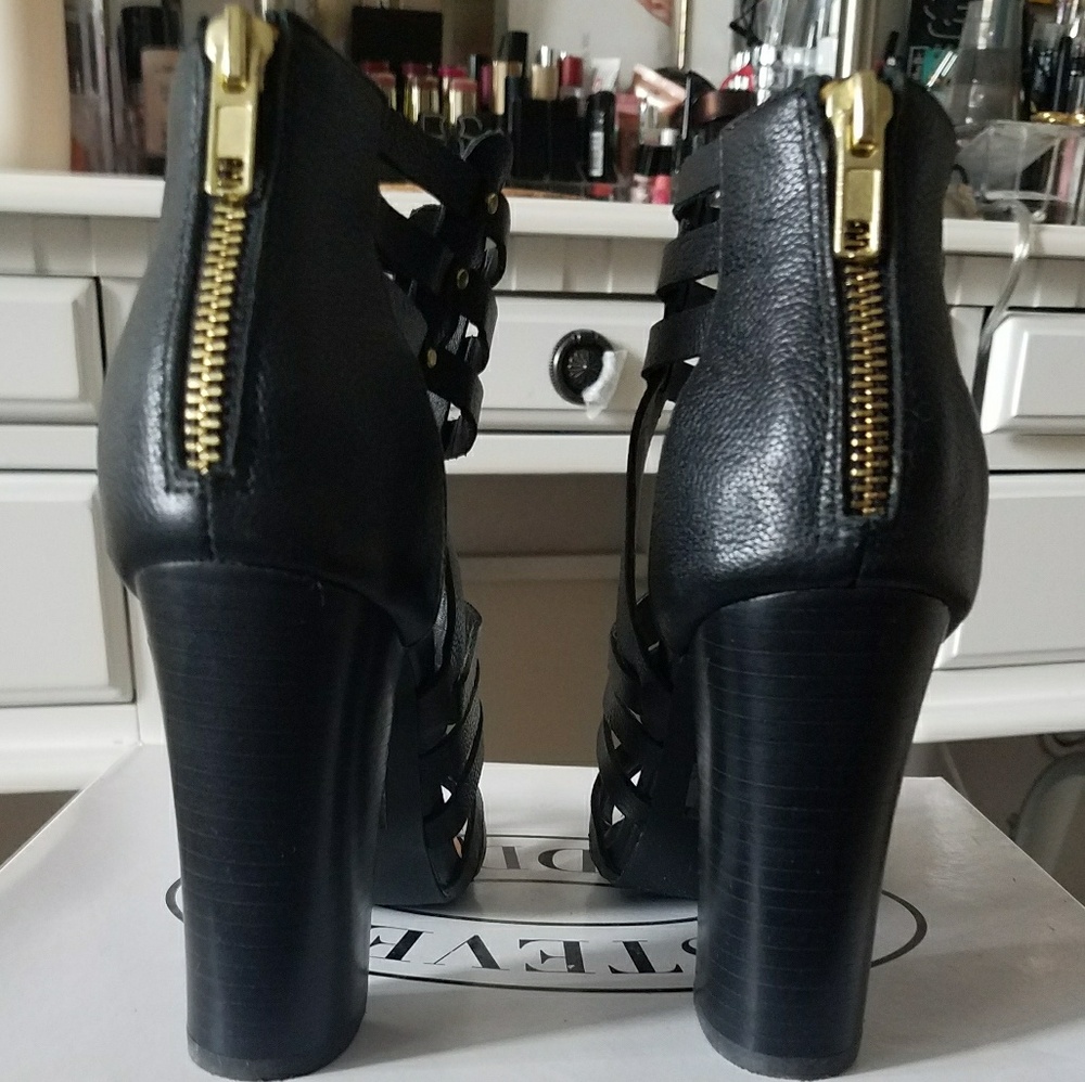 Sandals - Picture 3 of 5